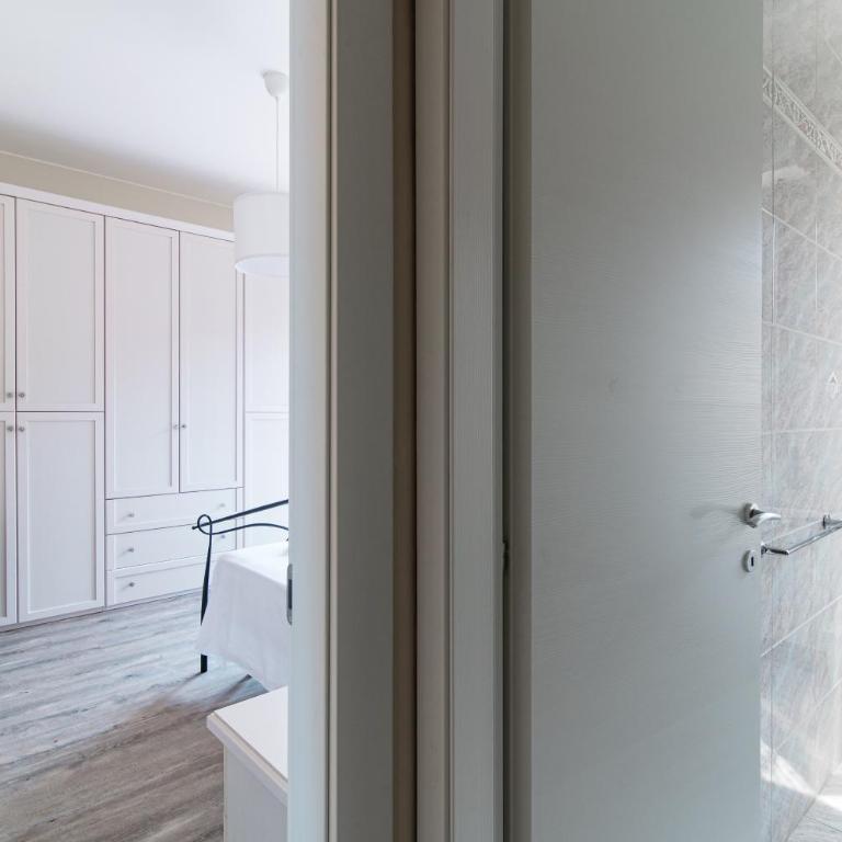 Lovely suite with private parking in Como - Appartamento con 1 Camera da Letto - 5