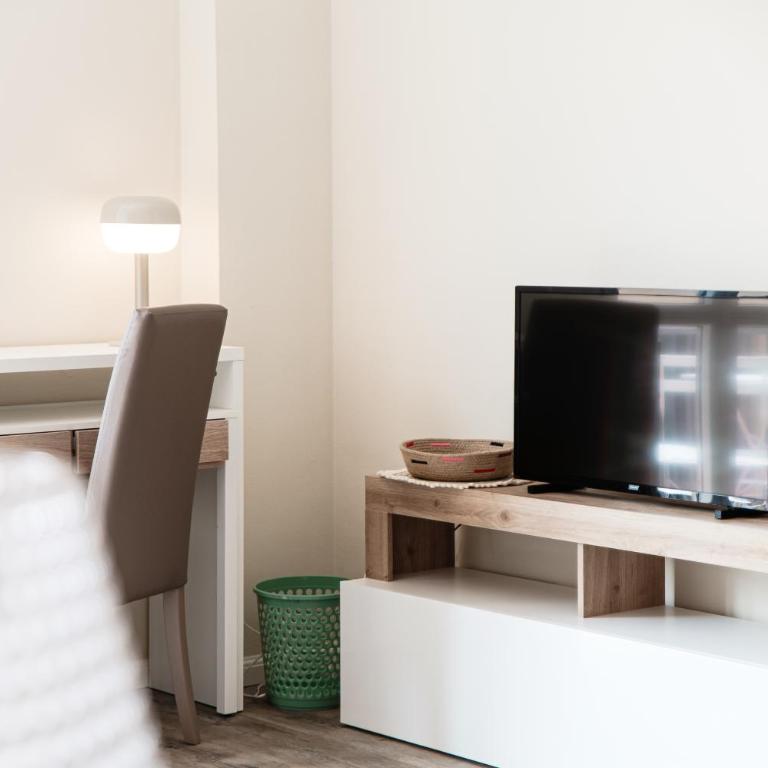 Lovely suite with private parking in Como - Appartamento con 1 Camera da Letto - 9