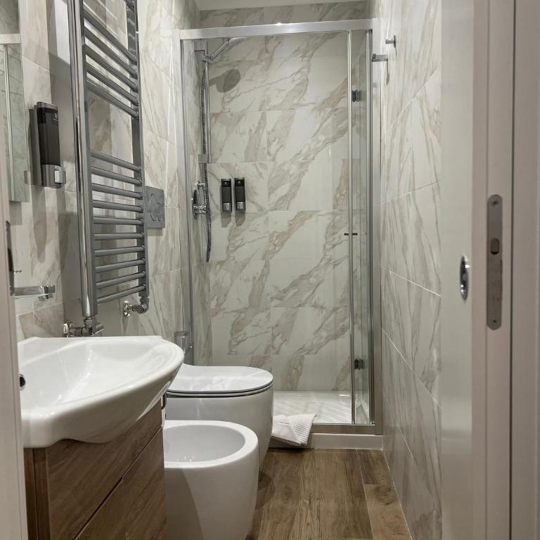 Cozy Luxury Room Turati - Camera Queen Superior - 3