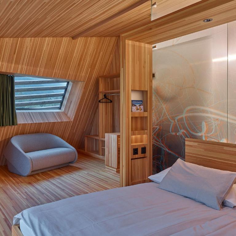Hotel Glocke - Deluxe Doppelzimmer (2 Erwachsene & 1 Kind) - 1