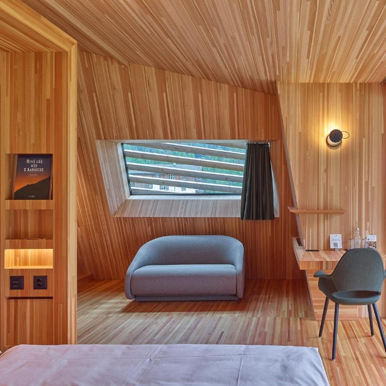 Hotel Glocke - Deluxe Doppelzimmer (2 Erwachsene & 1 Kind) - 4
