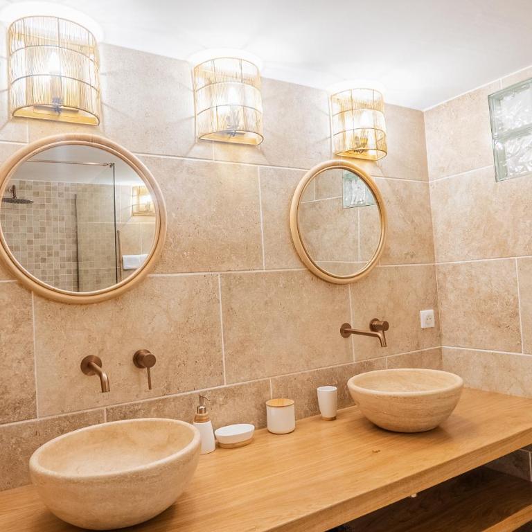 Location de chambre Villa les allamandas - Chambre Double avec Salle de Bains Privative - 41