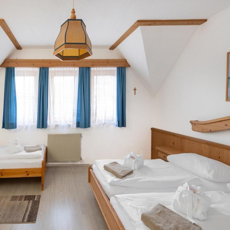 Waldschlössl Gasthof - Doppelzimmer mit Zustellbett - 2