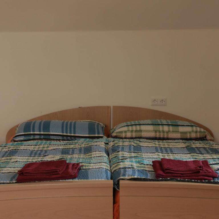 Ferienhaus Karl - Basic Dreibettzimmer - 8