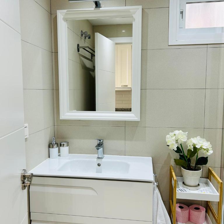 Mare Apartments Marbella - Studio with Balcony - 9