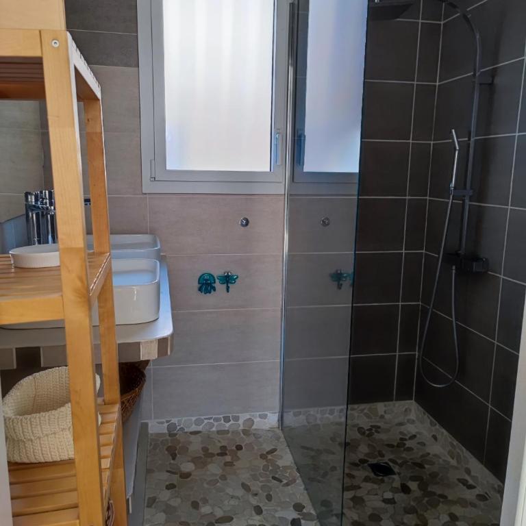 Maison à 1 minute de la plage - Maison 3 Chambres - 1