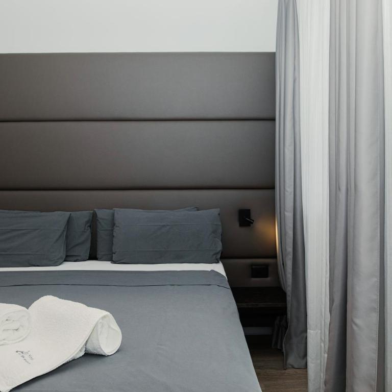 Hotel Leonardo Da Vinci Wellness SPA - Deluxe Suite with Spa Bath - 9