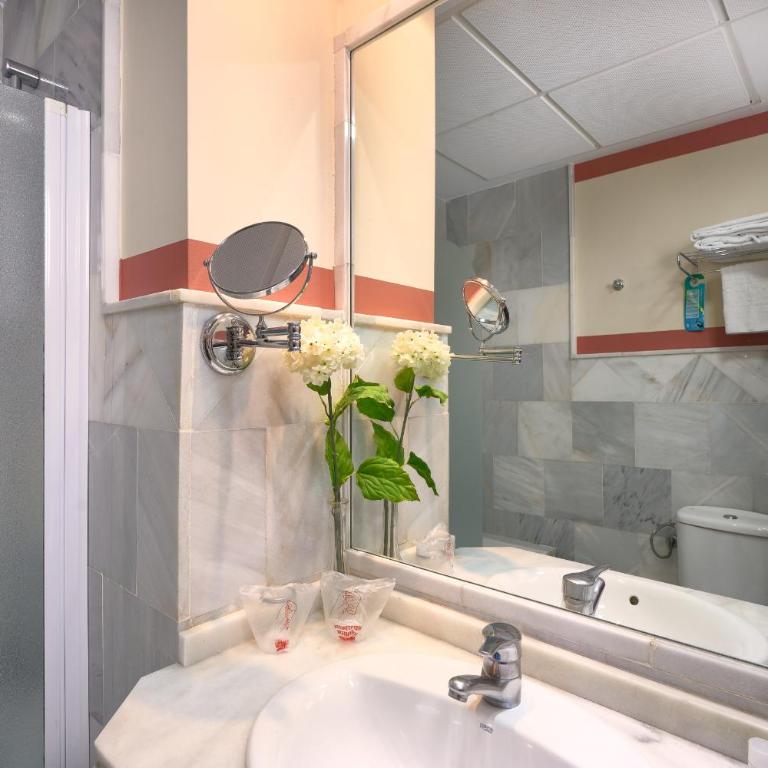 Hotel Murillo - Superior Double Room - 7