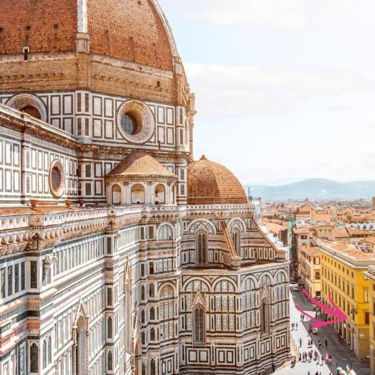 Amazing Premium Apartment in the heart of Florence at the DUOMO, 2 Bedrooms, 2 Bathrooms, 1 Livingroom or extra Bedroom, ideal for 2-8 Guests - Two-Bedroom Apartment - 30