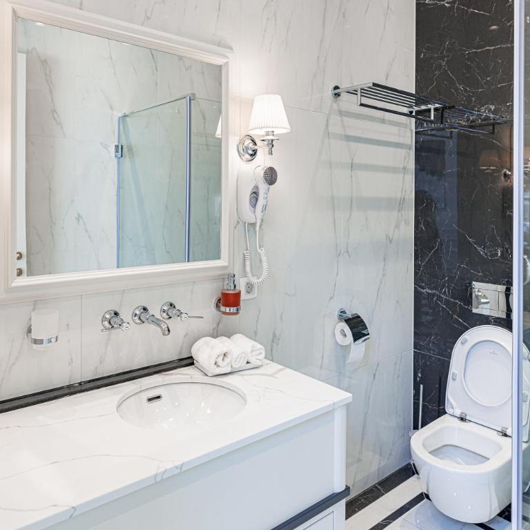 Hotel Balkan - Deluks Suite sa Bračnim Krevetom (King-size) za 2+1 Osobu - 3