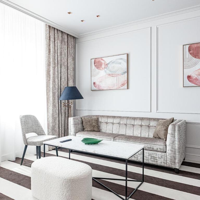 Hotel Balkan - Deluks Suite sa Bračnim Krevetom (King-size) za 2+2 Osobe - 2