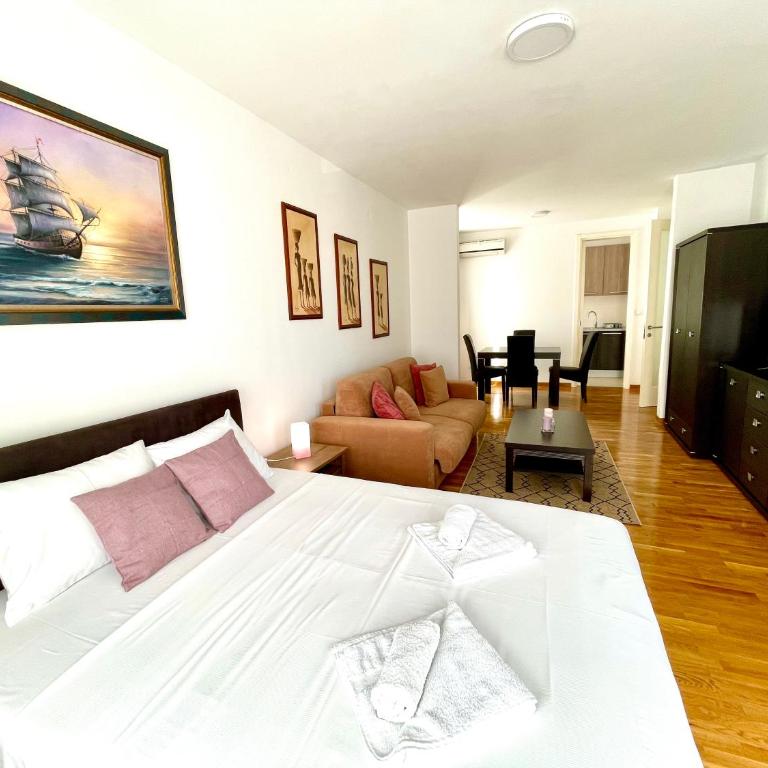 Modesti - stan na dan Novi Beograd sa parkingom 5 evra po danu - Studio Apartman - 1