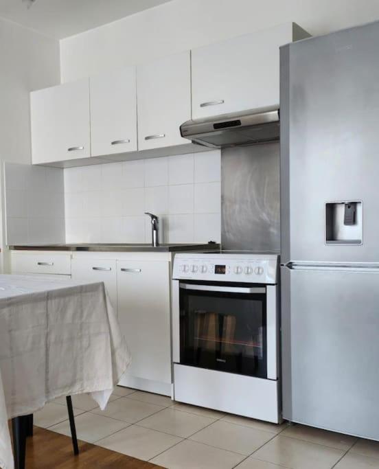appartement 2 pièces 5min gare val d'Europe parking inclus - Appartement 1 Chambre - 14