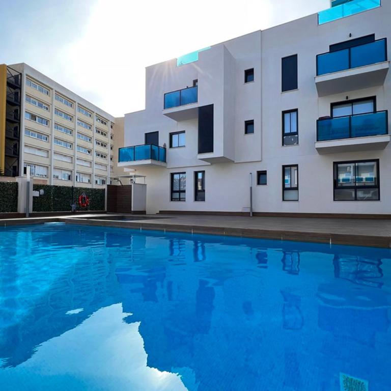 penthouse center Torrevieja, private terrace, near the beach - Three-Bedroom Apartment - 1