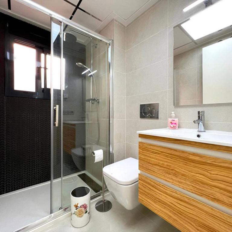 penthouse center Torrevieja, private terrace, near the beach - Three-Bedroom Apartment - 10