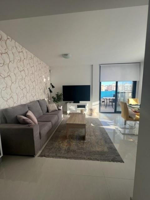 penthouse center Torrevieja, private terrace, near the beach - Three-Bedroom Apartment - 6