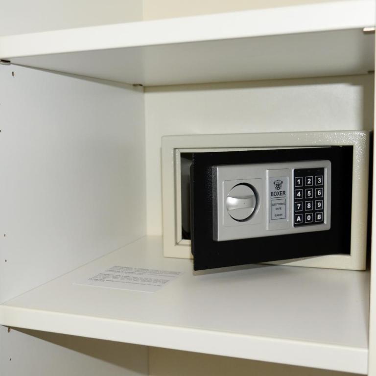 Gialu: il tuo alloggio dentro le mura - Camera Matrimoniale con Bagno Privato - 1