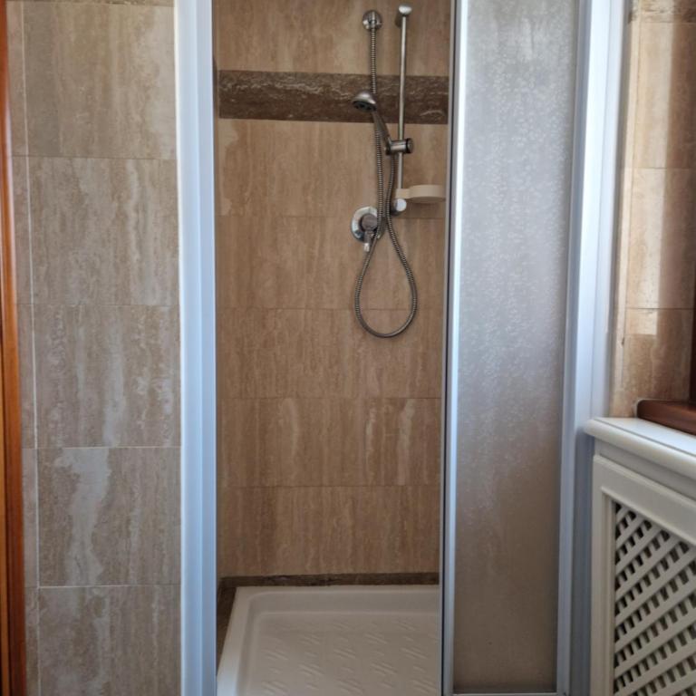 Castelbarco House F - Doppelzimmer mit eigenem Bad - 16