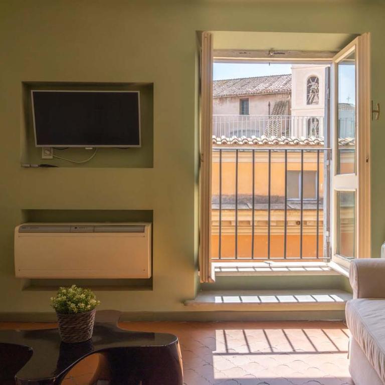 EasyTopStay - Piazza Venezia Charming & Bright Apt - One-Bedroom Apartment - 3