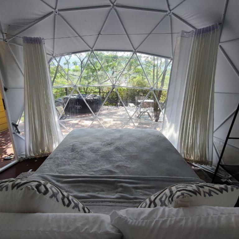 Glamping romantico en Vista Hermosa disfruta de la naturaleza en un ambiente privado y acogedor - Bungalow Deluxe - 9