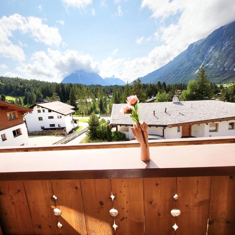Schickster Sky Lodge und Chalet Rossi - Apartment mit Balkon - 13