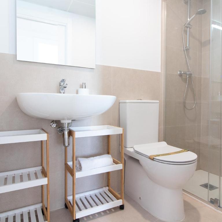 Global Vacacional, Nuevo apartamento con terraza en Gran Canet Residencial - Two-Bedroom Deluxe Apartment - 16
