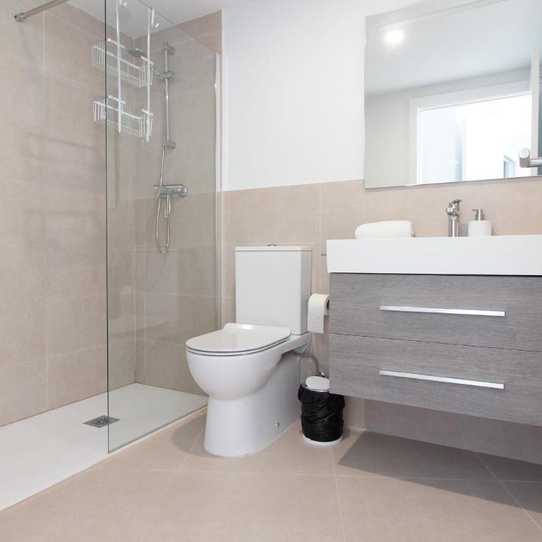 Global Vacacional, Nuevo apartamento con terraza en Gran Canet Residencial - Two-Bedroom Deluxe Apartment - 19