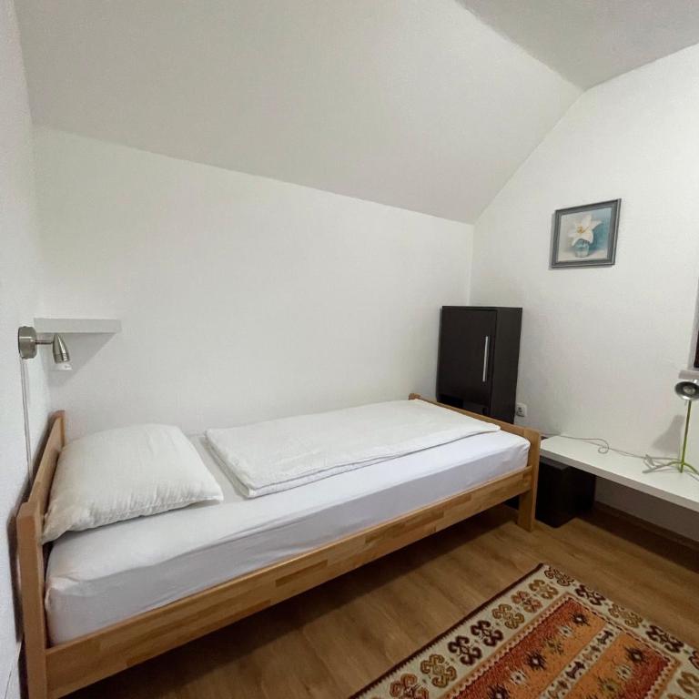 Holiday Home Ajaz Bihac - Four-Bedroom House - 49