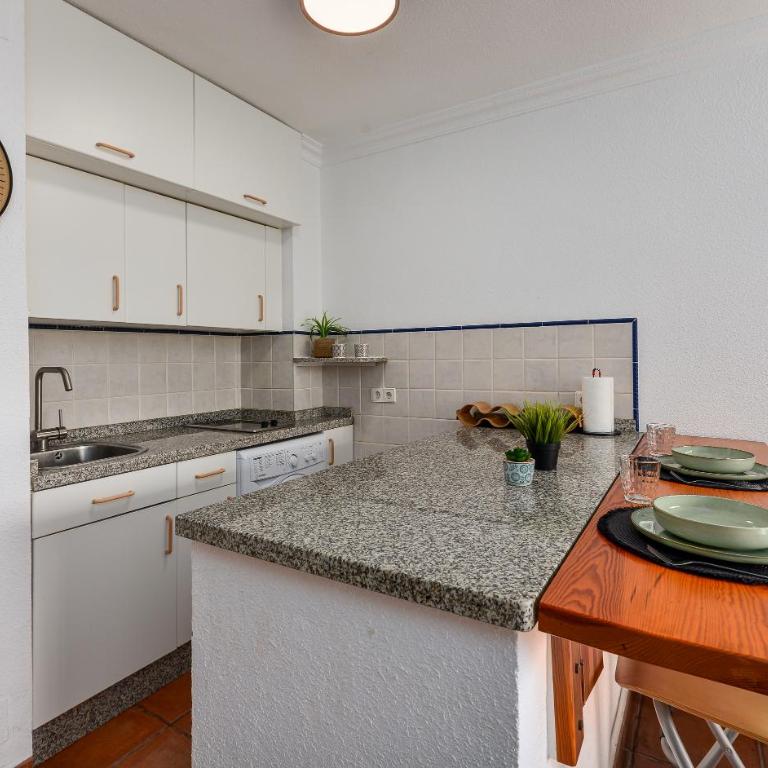 Caroline House Marbella Puerto Banus - One-Bedroom Apartment - 12