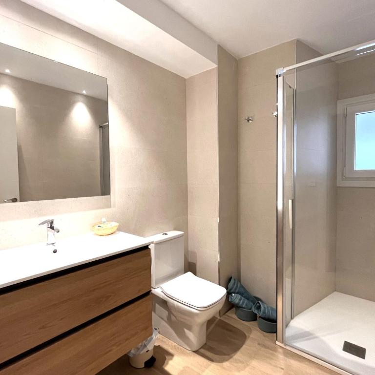 Precioso apartamento con patio - Two-Bedroom Apartment - 56
