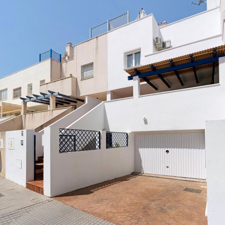 Townhouse with 3 bedrooms and sea views from the roof terrace - Casa Vacanze - 3