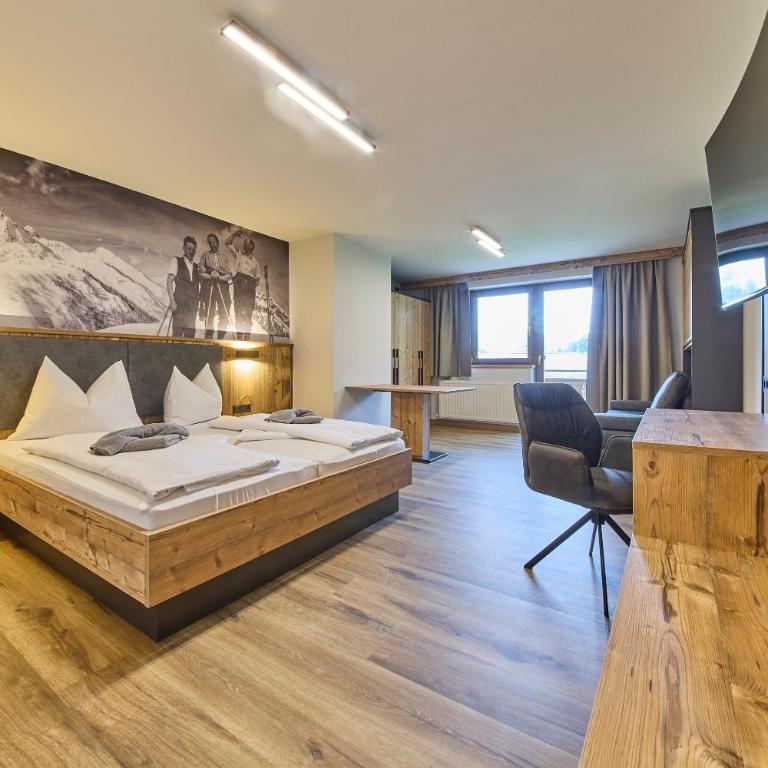 Eibinghof BED & BREAKFAST & SWIM Frühstück Pension - Familienzimmer mit Balkon - 1