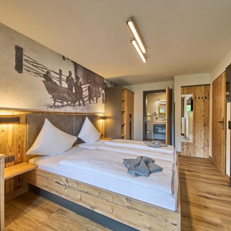 Eibinghof BED & BREAKFAST & SWIM Frühstück Pension - Doppelzimmer mit Balkon - 4