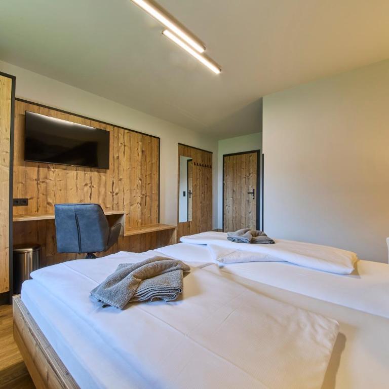 Eibinghof BED & BREAKFAST & SWIM Frühstück Pension - Doppelzimmer mit eigenem Bad - 6