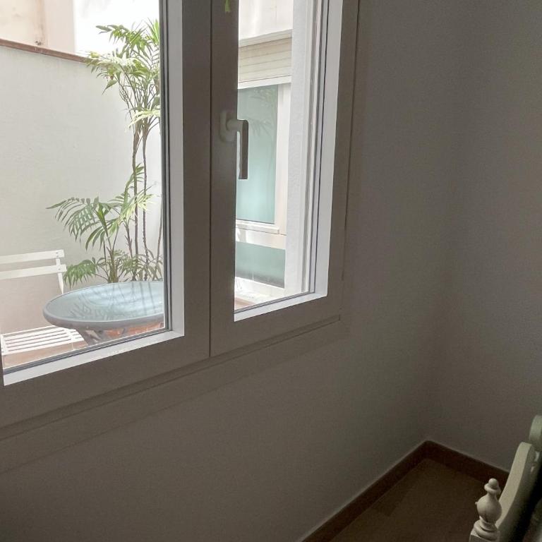 Precioso apartamento con patio - Two-Bedroom Apartment - 74