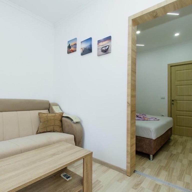 Flori Apartments - Porodična Dvokrevetna Soba sa Bračnim Krevetom - 3