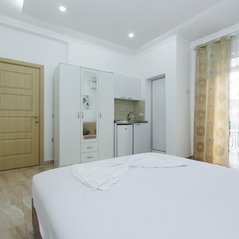 Flori Apartments - Luksuzna Četvorokrevetna Soba - 5