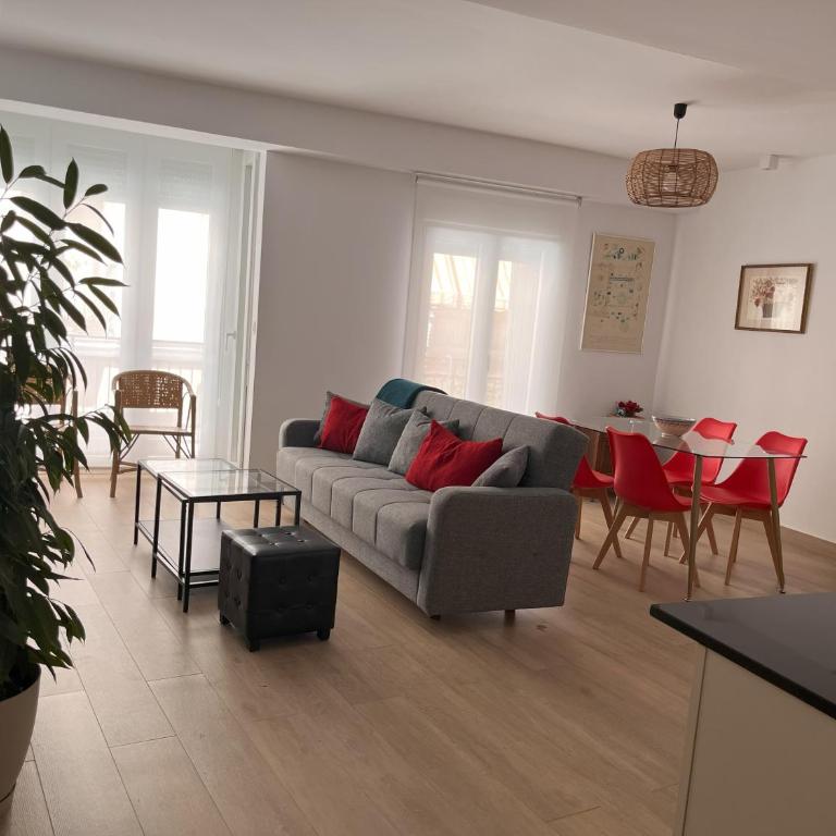 Precioso apartamento con patio - Two-Bedroom Apartment - 4