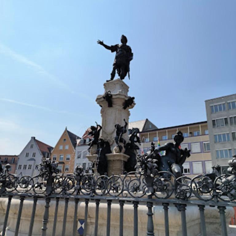 Wohnung in Augsburg Innenstadt -Tiefgarage - One-Bedroom Apartment - 27
