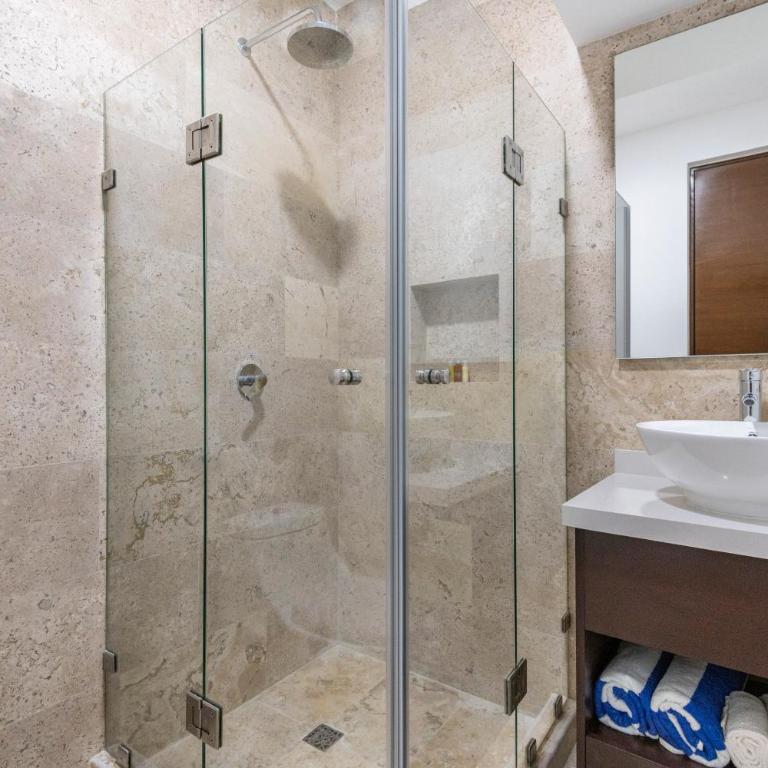 Menesse Tulum Luxury Apartments by Spot Rentals - Suite con balcón - 28