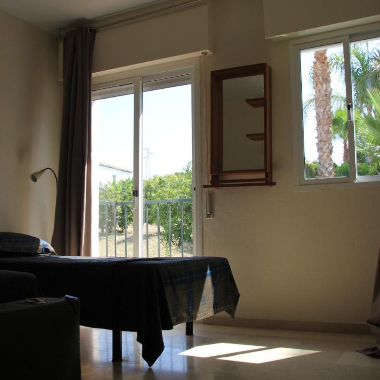 Chalet adosado en urbanización con piscina - Casa de 3 dormitorios - 46