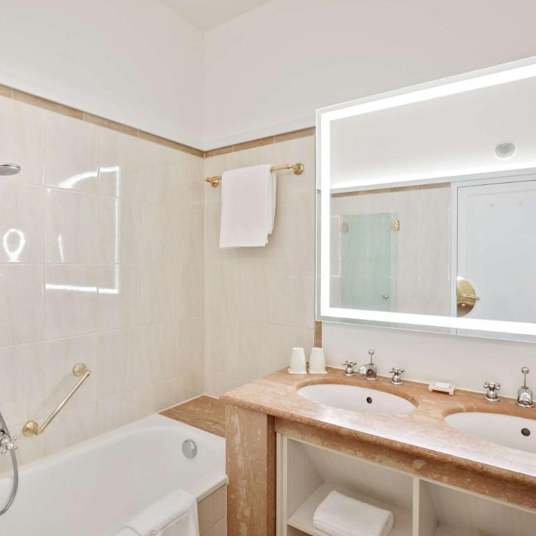 Radisson Blu Hotel Altstadt - Suite mit 1 Schlafzimmer - 12