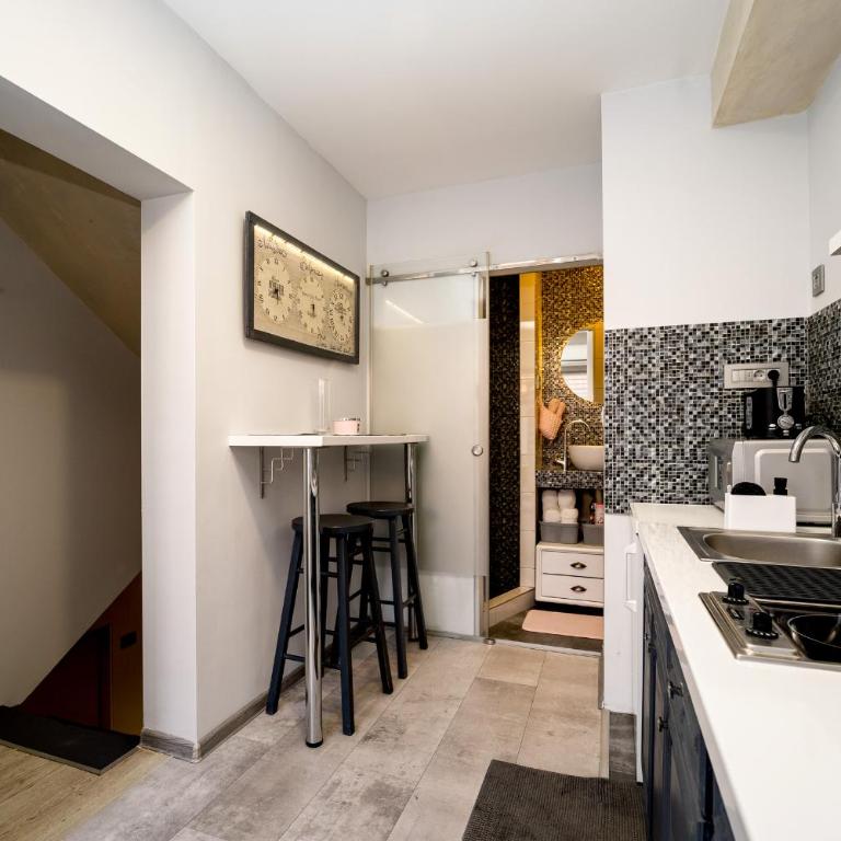 French House - Studio - na Više Nivoa - 14