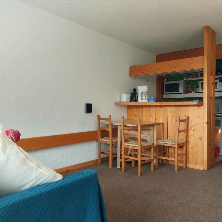 Studio lumineux au centre avec balcon, proche des pistes, Wifi gratuit - FR-1-346-554 - Monolocale - 3