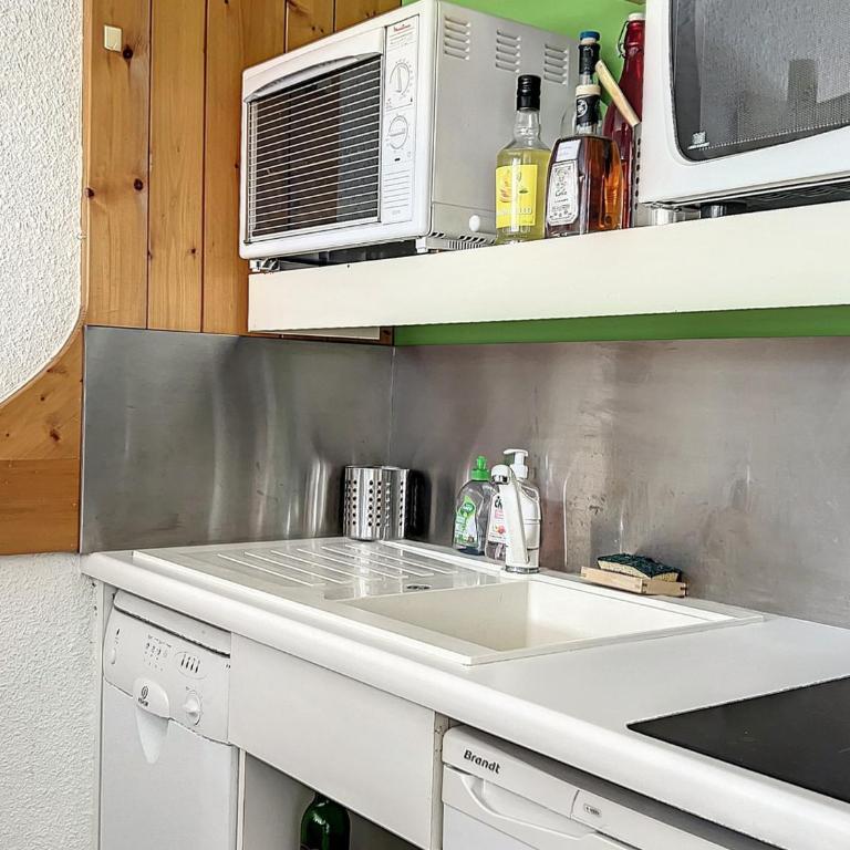 Studio lumineux au centre avec balcon, proche des pistes, Wifi gratuit - FR-1-346-554 - Monolocale - 4