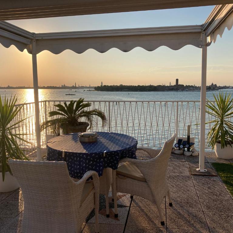OASIS Golden Lagoon Chalet - Suite con terraza y vistas a la laguna - 23