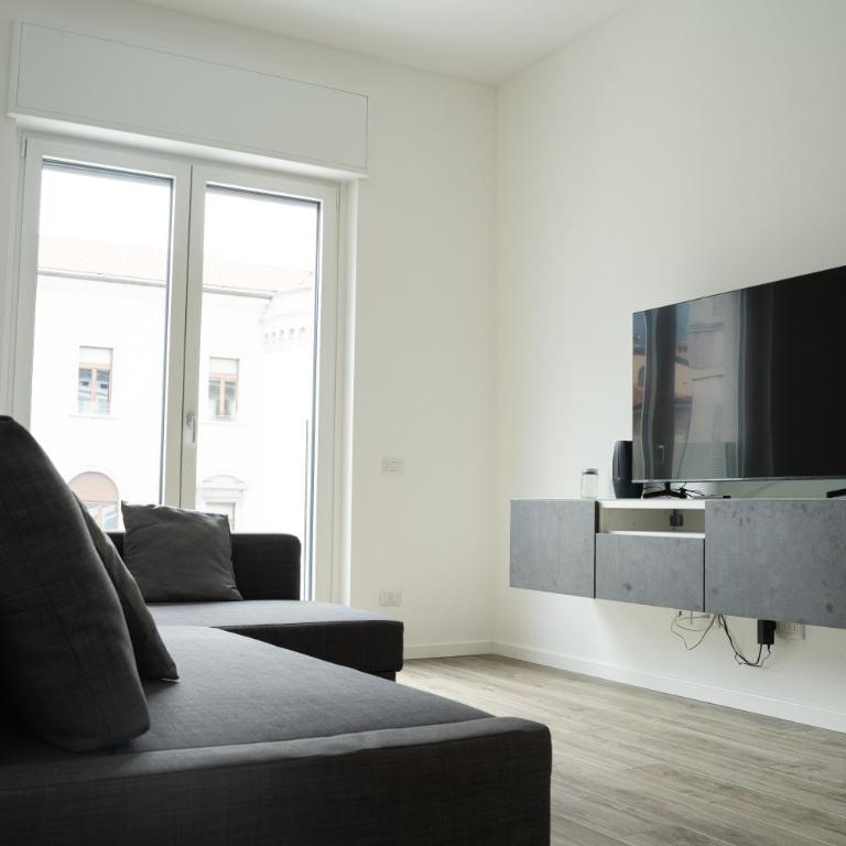 [Piazza XX settembre] - feel the centre - Appartamento con 2 Camere da Letto - 2