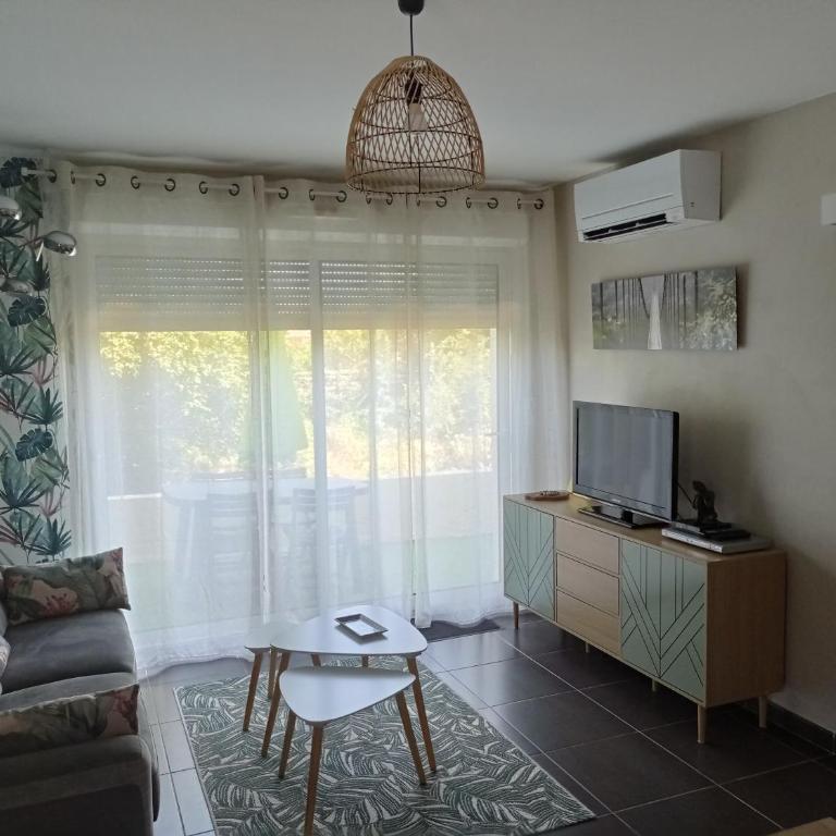 LE SOLEIL DU LUBERON - T2 avec Terrasse, Parking et Clim - One-Bedroom Apartment - 5