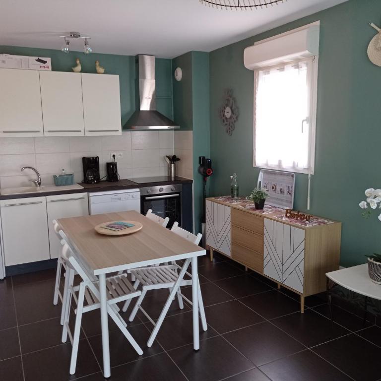 LE SOLEIL DU LUBERON - T2 avec Terrasse, Parking et Clim - One-Bedroom Apartment - 6