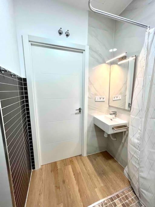 Acogedor apartamento 5 personas - Two-Bedroom Apartment - 14